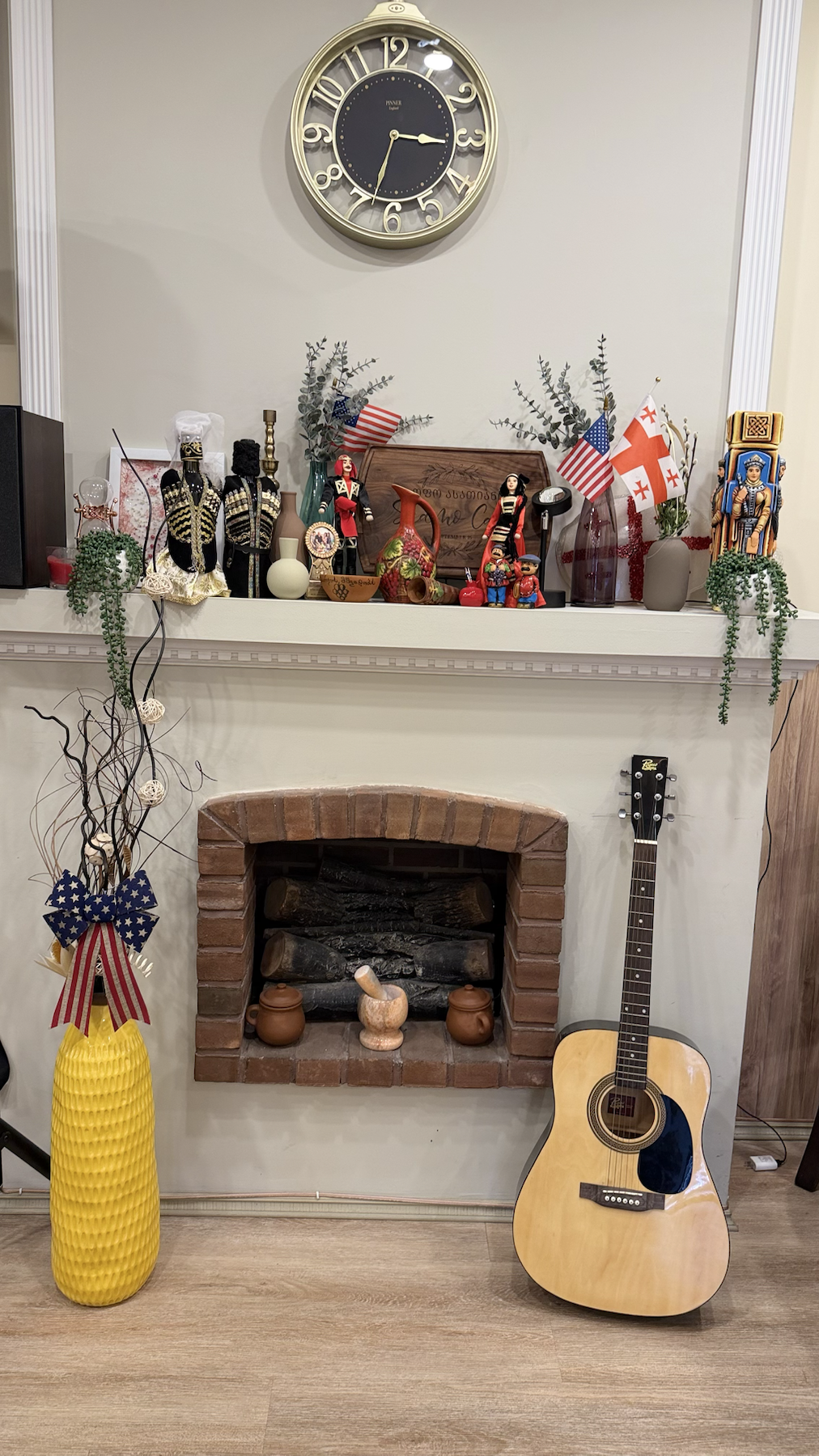 Saamo Cafe fireplace and decor